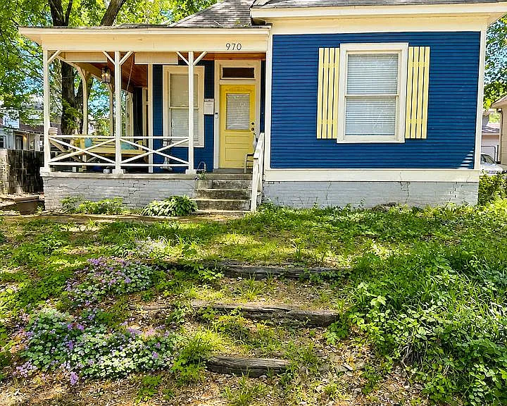 970 S Cox St — Photo 1