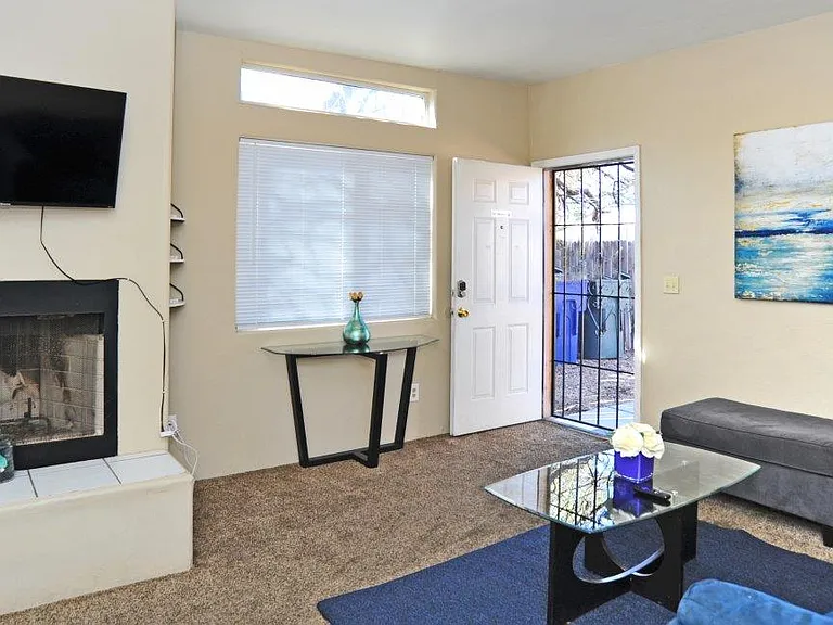 1109 N Camilla Blvd #2 — Photo 3