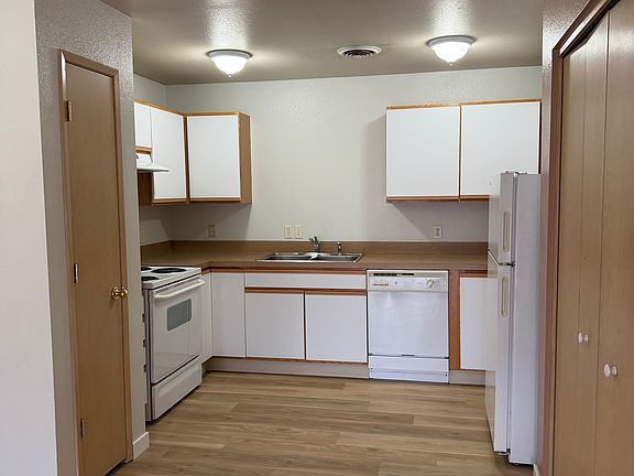 5th image of 3311 N Lakeharbor Ln APT 203