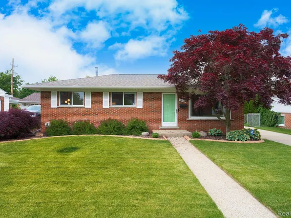 39124 Orangelawn St, Livonia, MI 48150