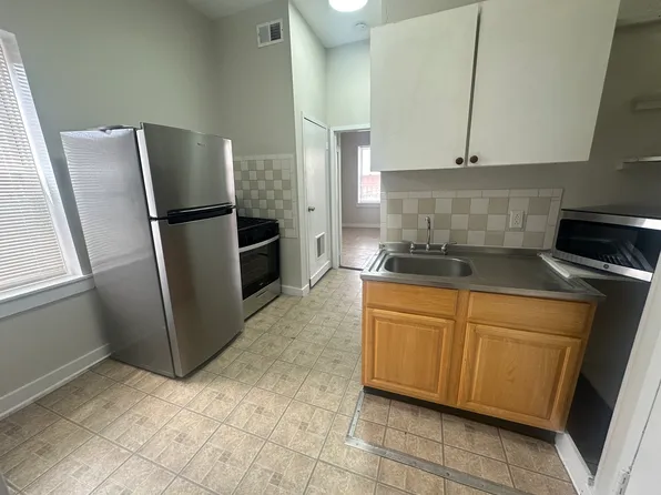 204 Market St #9B, Passaic, NJ 07055
