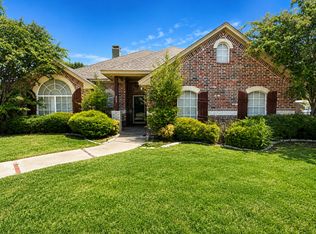 809 Mesa Dr, Sanger, TX 76266