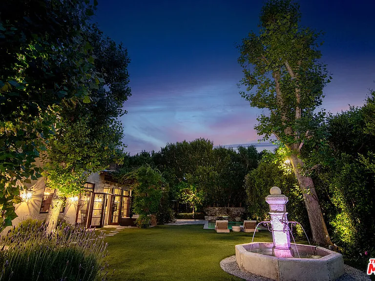 1221 Minorca Dr — Photo 45