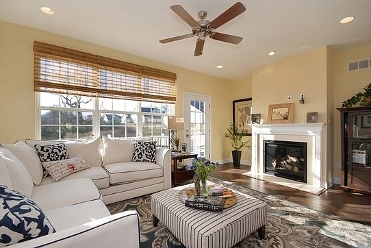 Large Great Room with Abundant light (model)