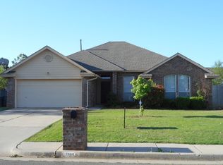 2200 Mark Rd, Edmond, OK 73003