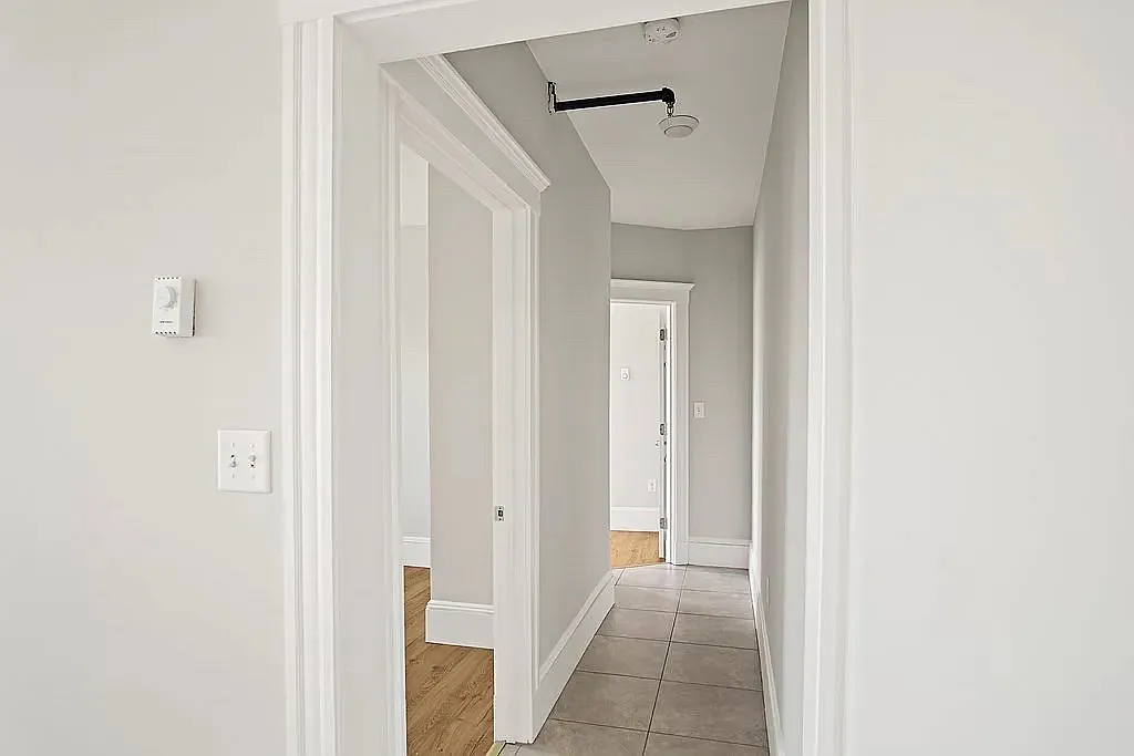 2 bed, 1000 sqft, $2,250 — Photo 3