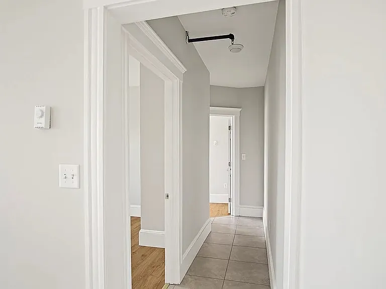 2 Walnut St #2 — Photo 3