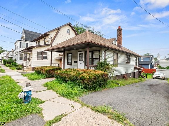 2nd image of 32 Grant Pl