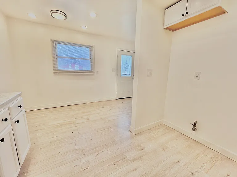 17381 Charest Ave — Photo 6