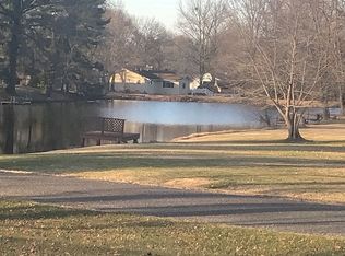 6 W Lake Dr, Troy, IL