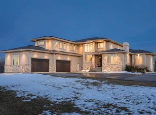 11 W McKendrick Point, Rural Rocky View County, AB T3H 3Z5