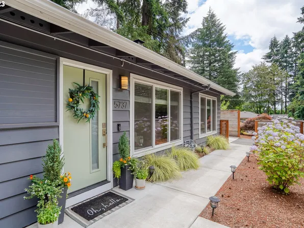 5737 Washington Ct, Lake Oswego, OR 97035