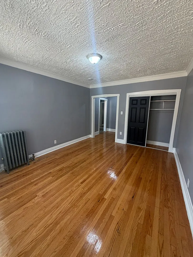 7001 S Aberdeen — Photo 1