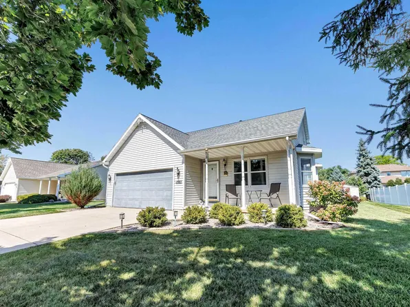 1981 Pike Ln, De Pere, WI 54115