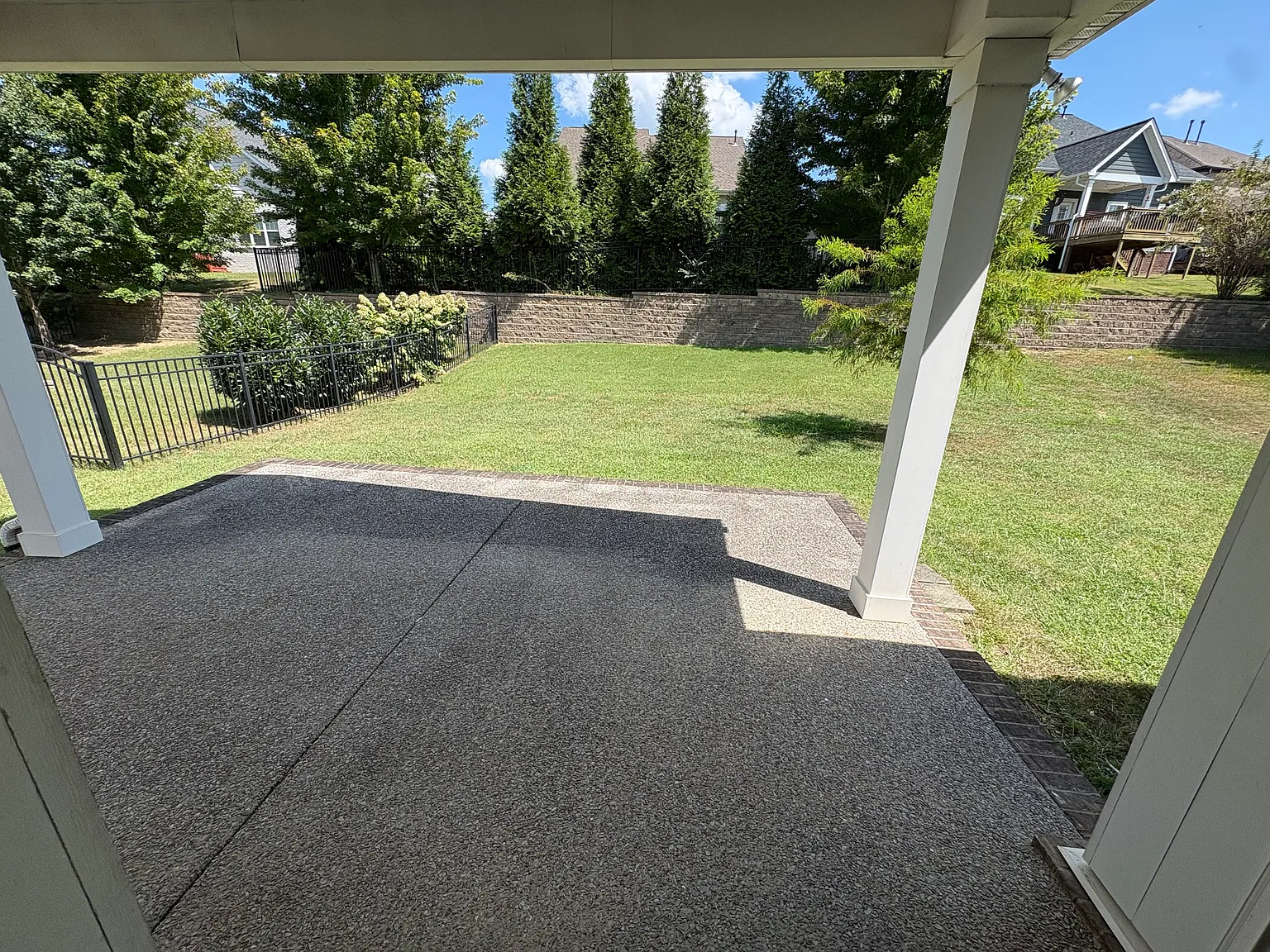 5 bed, 2849 sqft, $3,995 — Photo 4