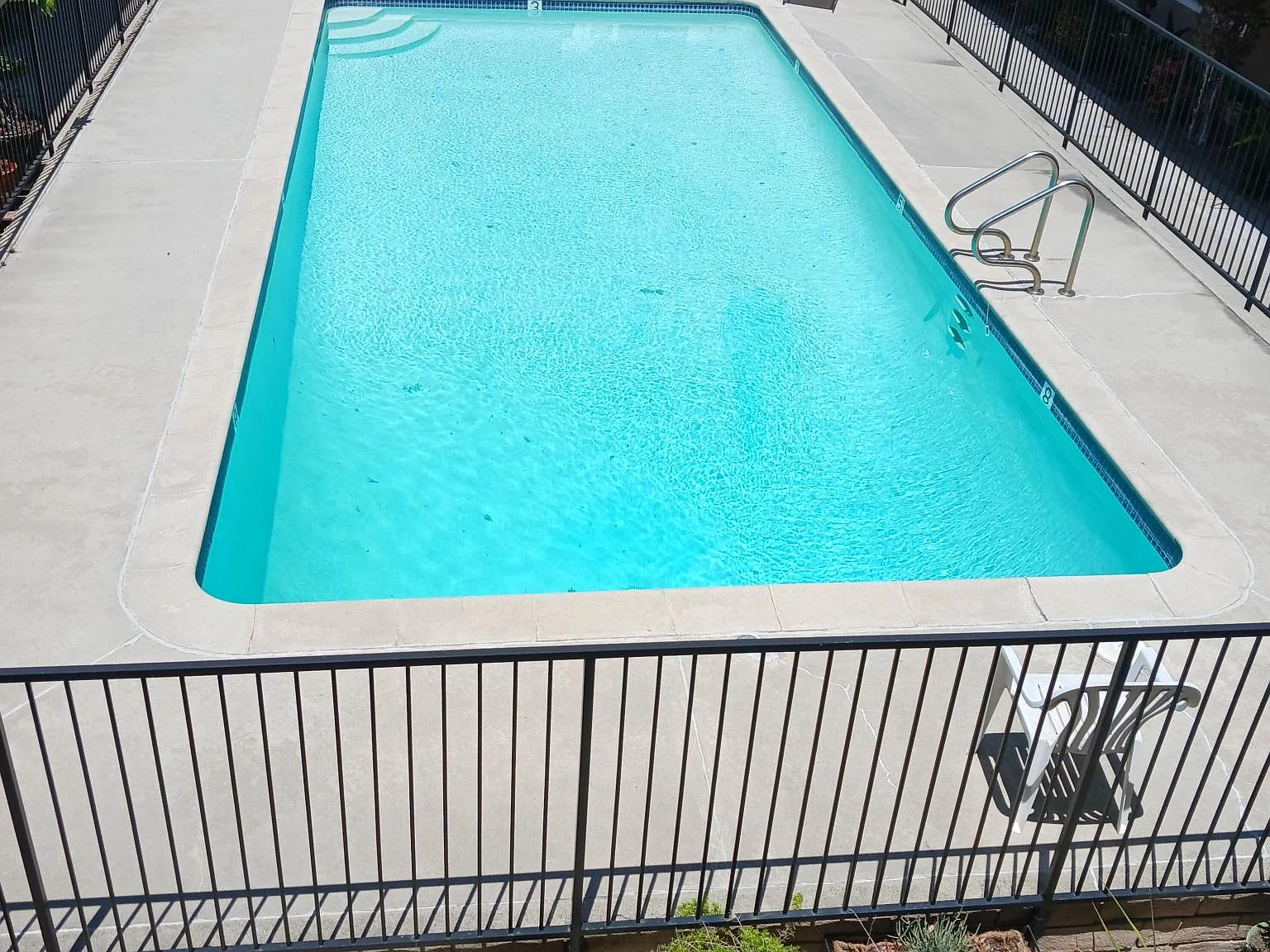 Moracambe Manor Apartments — Photo 2