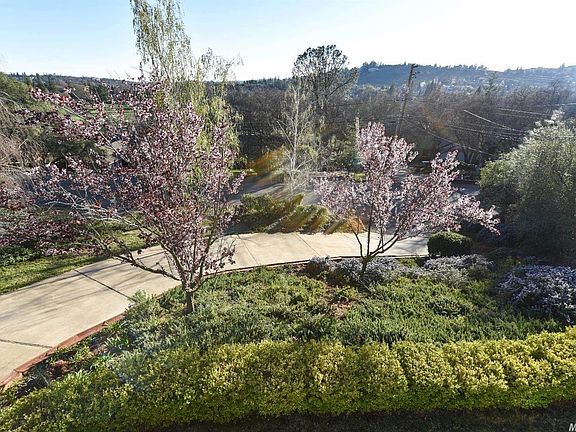2nd image of 3357 Fairway Dr