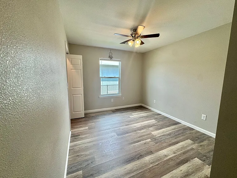 1007 N Quincy Ave — Photo 12