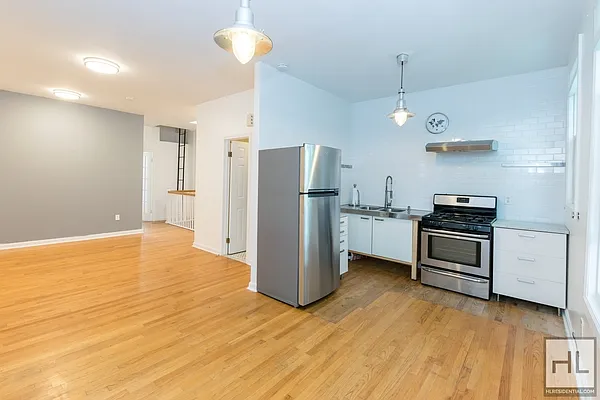 Rented by Highline Residential | media 9