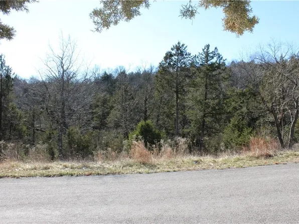 15 Deer Run Dr #8, Eureka Springs, AR 72631