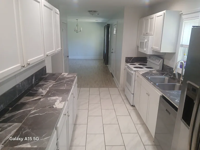 230 Northwest Ave — Photo 9
