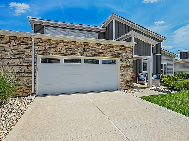 2 Bedroom | Entrance & Garage