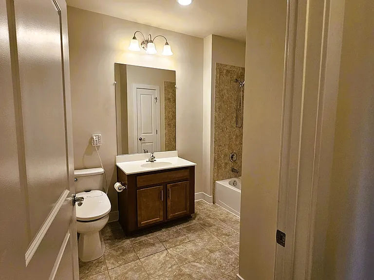2905 Bleeker St #205 — Photo 27