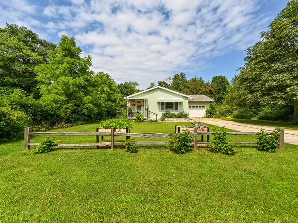 1050 Spruce St, Rogers City, MI 49779