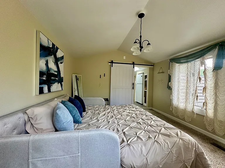 677 W Canyon Dr — Photo 10