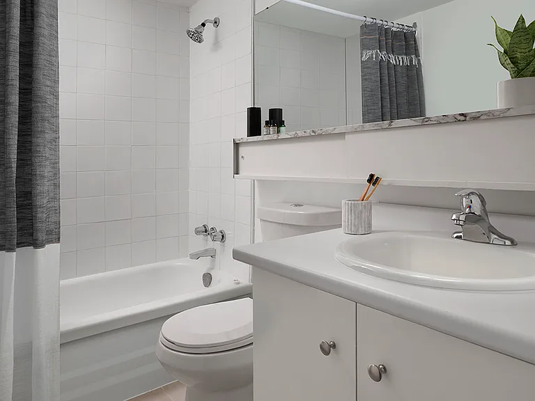 322 Eglinton Ave E — Photo 27