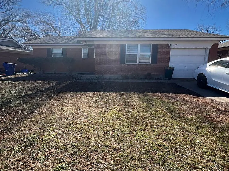 114 E Ridge Rd — Photo 1