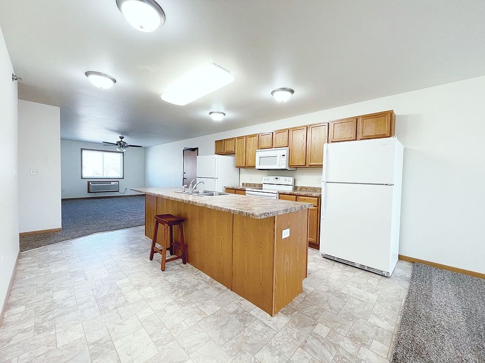 1st image of 816 10th Ave NW #207