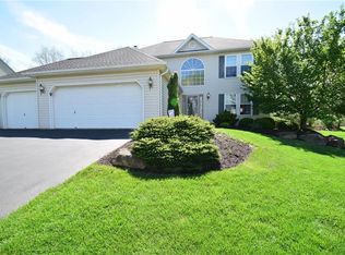 2030 Goldenrod Dr, Macungie, PA 18062
