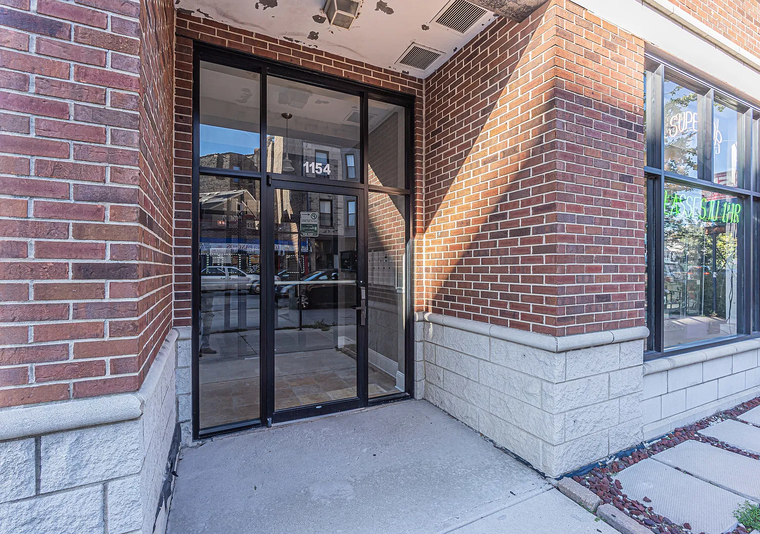 2 bed, 1700 sqft, $5,500 — Photo 2