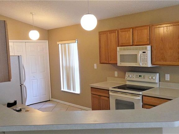 5th image of 257 McKay Blvd