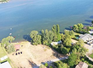 9 E Lake View Loop Trl, Oroville, WA 98844