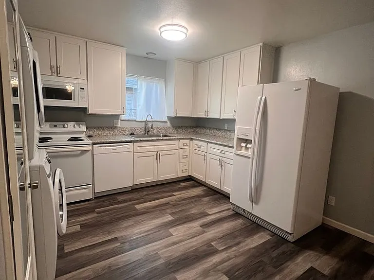 729 N Floral St — Photo 2
