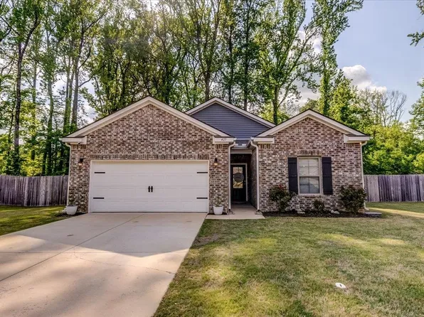 425 Colonial Heights Dr, Munford, TN 38058
