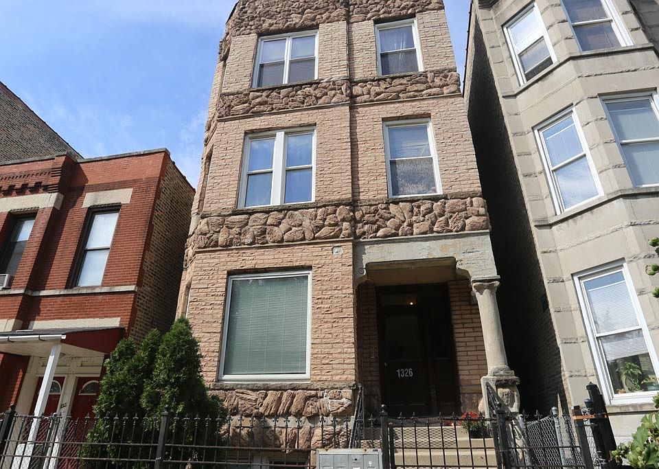 1st image of 1326 N Artesian Ave APT G
