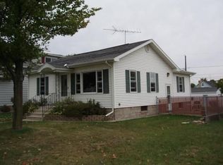 606 Main St, Marinette, WI 54143