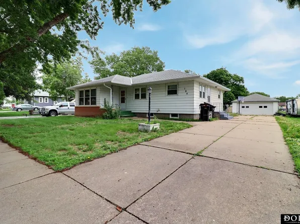 104 S King St, Cedar Bluffs, NE 68015