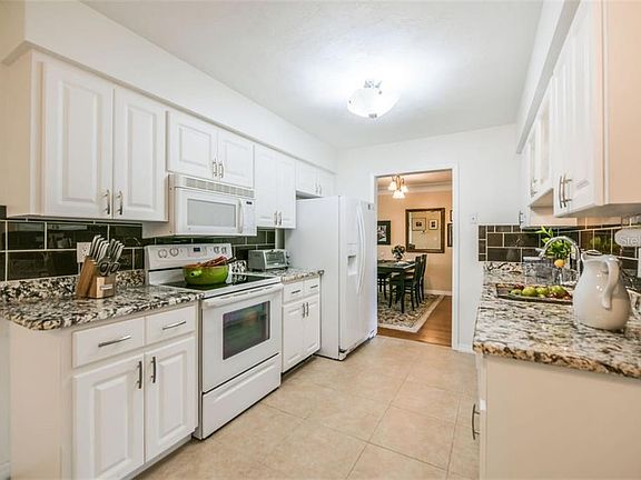 4th image of 3384 Sheffield Cir