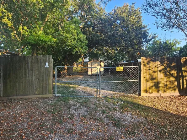 4803 3rd St, Bacliff, TX 77518