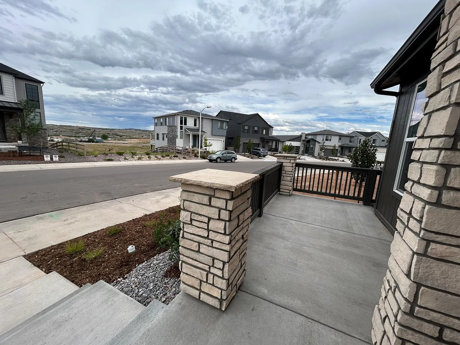 3 bed, 2.5 bath, 1533 sqft, $3,100 — Photo 2