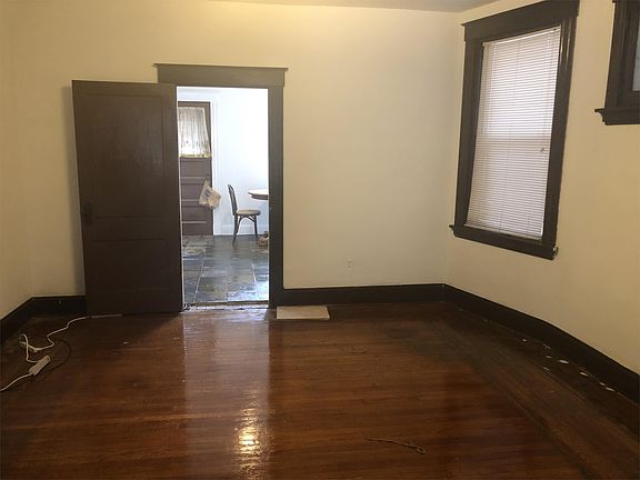 Dining room into eat in kitchen