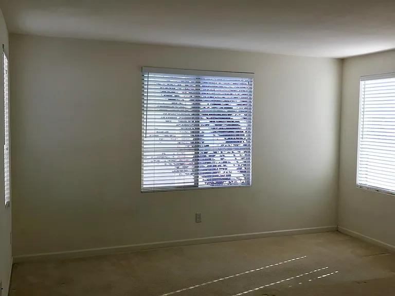 2209 Amaryllis Cir — Photo 7