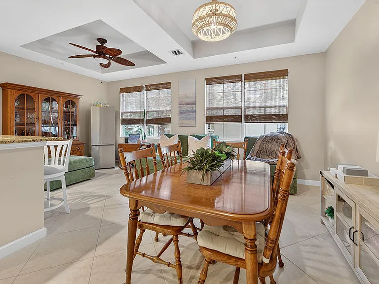 11860 Valencia Gardens Ave — Photo 12
