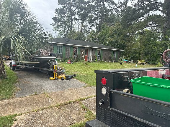 3rd image of 3021 Merle St