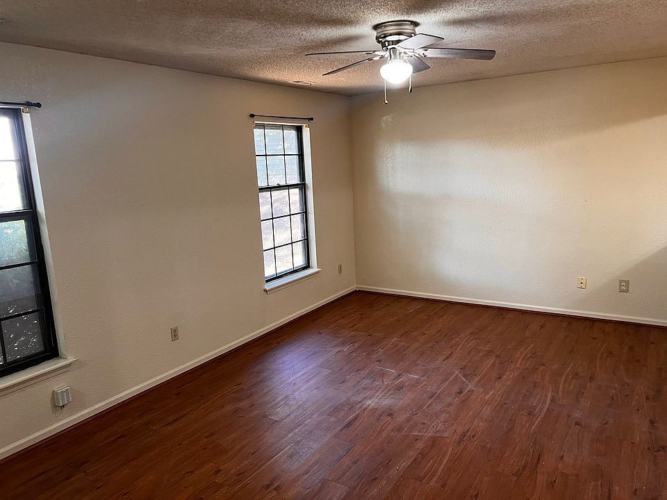 Front room angle 2. AT&T Fiber connection and Xfinity Comcast connections available