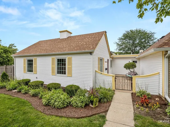 19 Garden Dr, Montgomery, IL 60538
